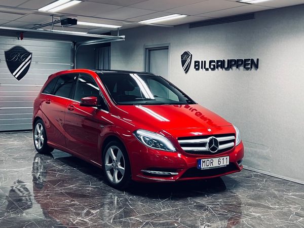 Mercedes B180 122hk BlueEFFICIENCY Sport|Panorama|Motorvärmare| - 2012