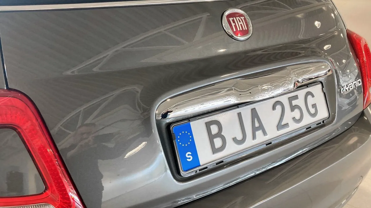 Vehicle image 19