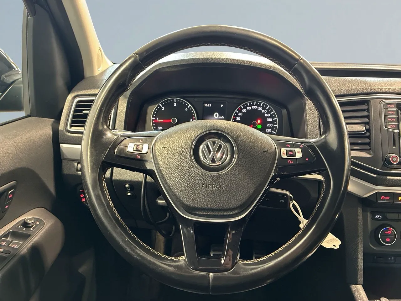 Vehicle image 14