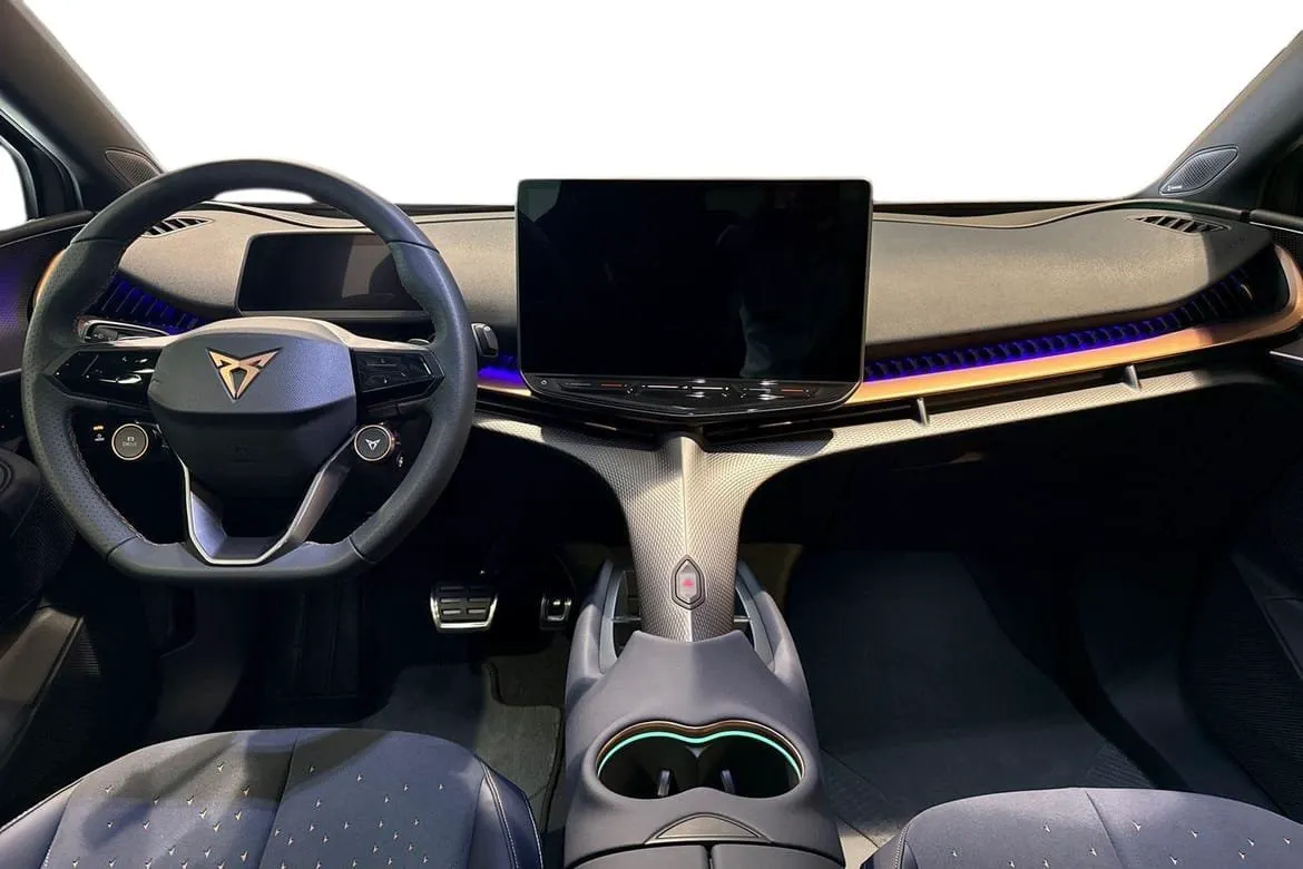 Vehicle image 16