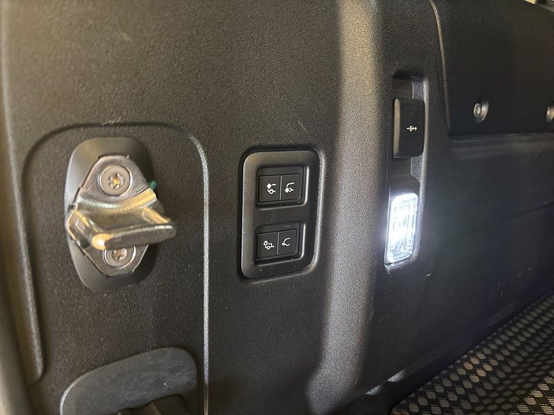 Land Rover Defender bild 12