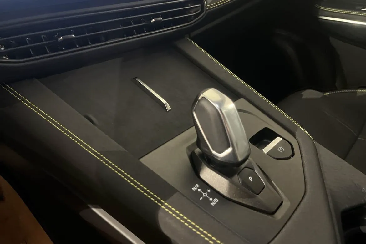 Vehicle image 15