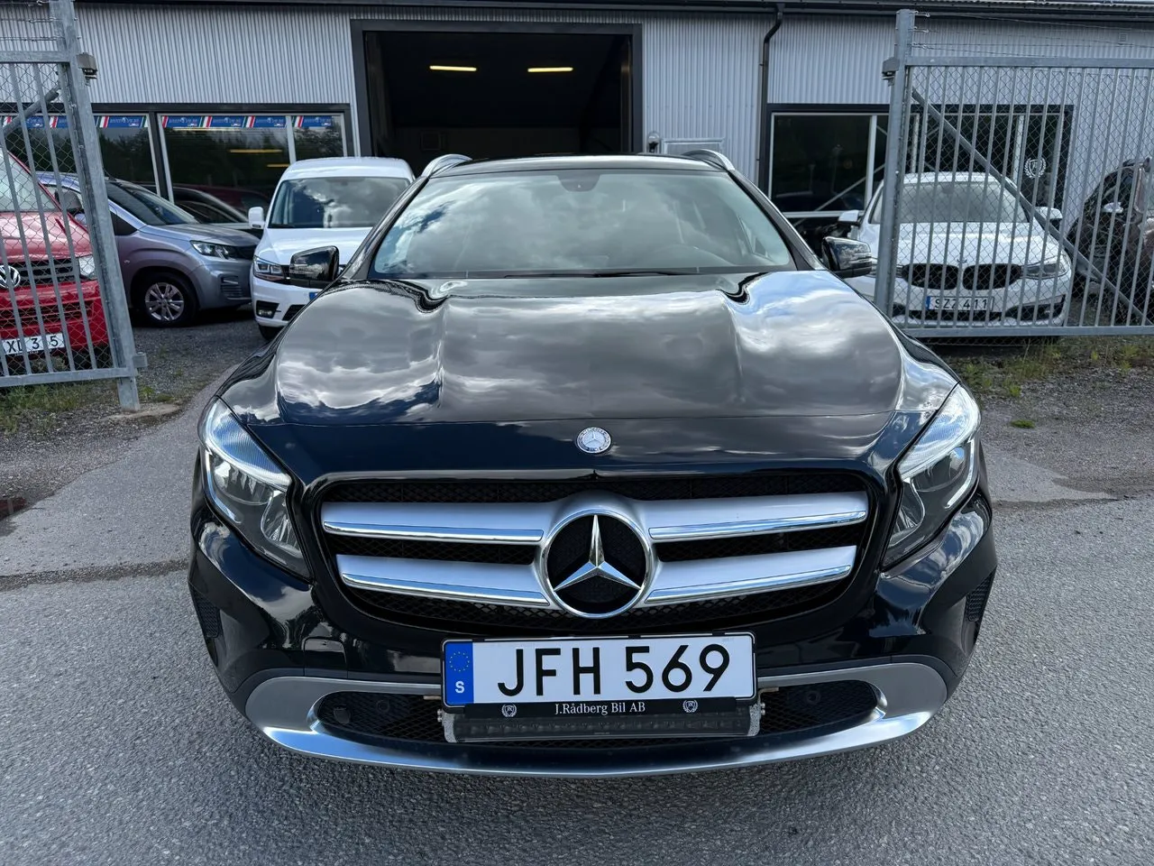 Vehicle image 7