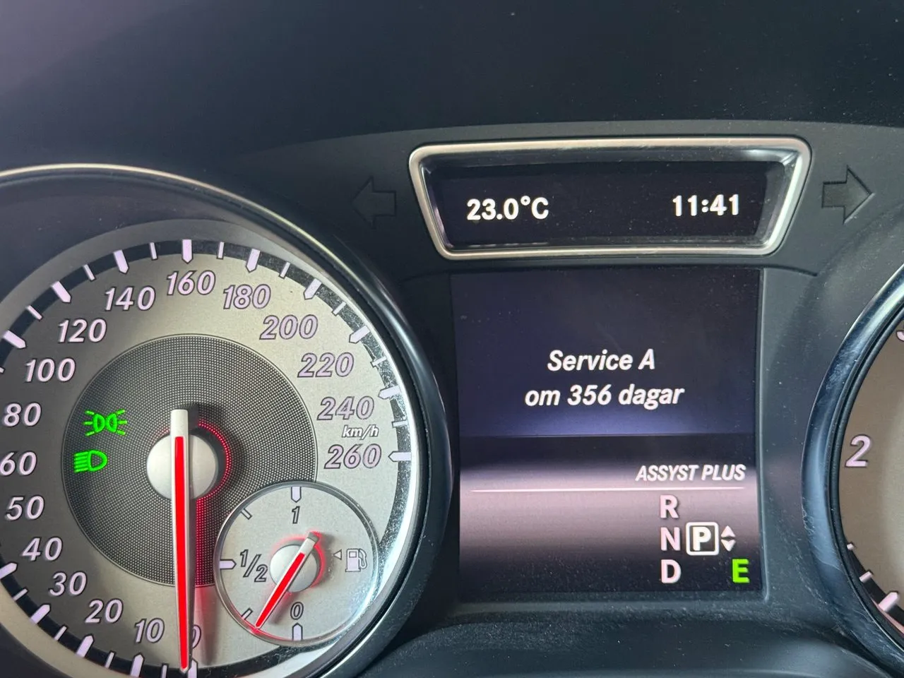 Vehicle image 14