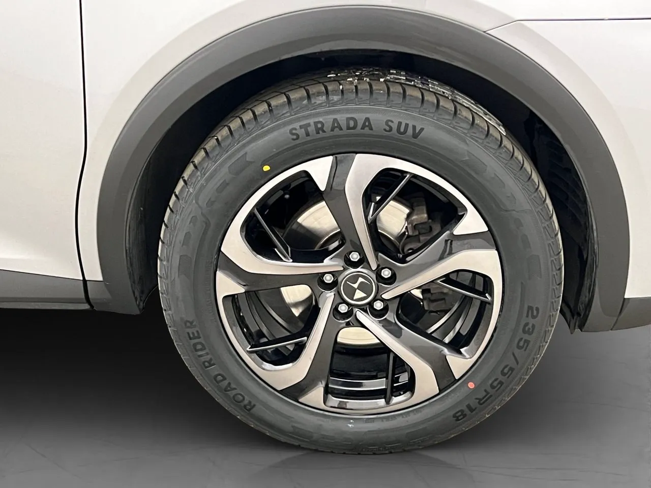 Vehicle image 25