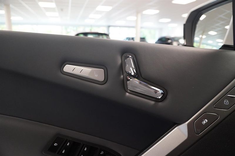 BMW iX bild 18