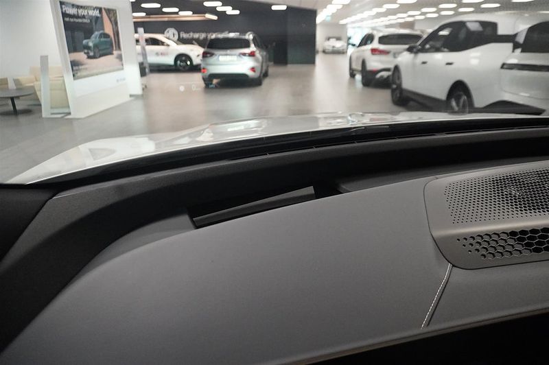 BMW iX bild 17