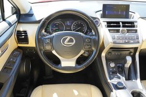 Lexus NX bild 13