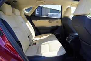 Lexus NX bild 18