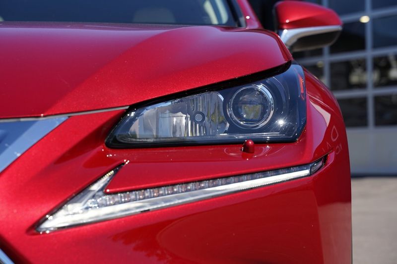 Lexus NX bild 10