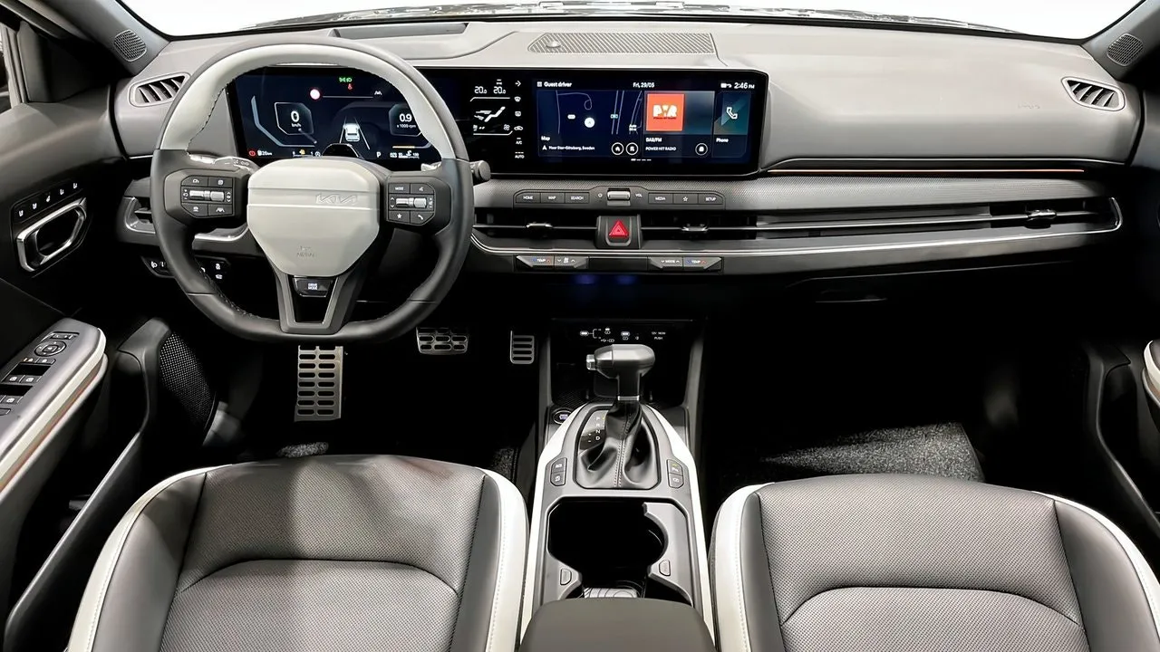 Vehicle image 6