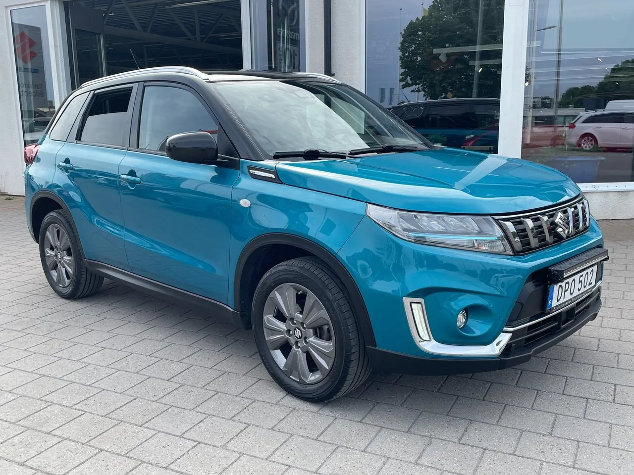 Vehicle image 3