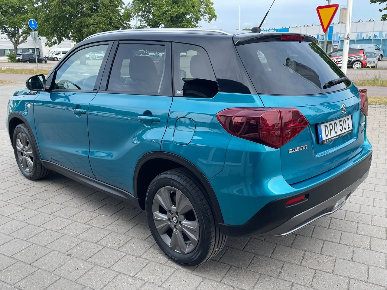 Vehicle image 6