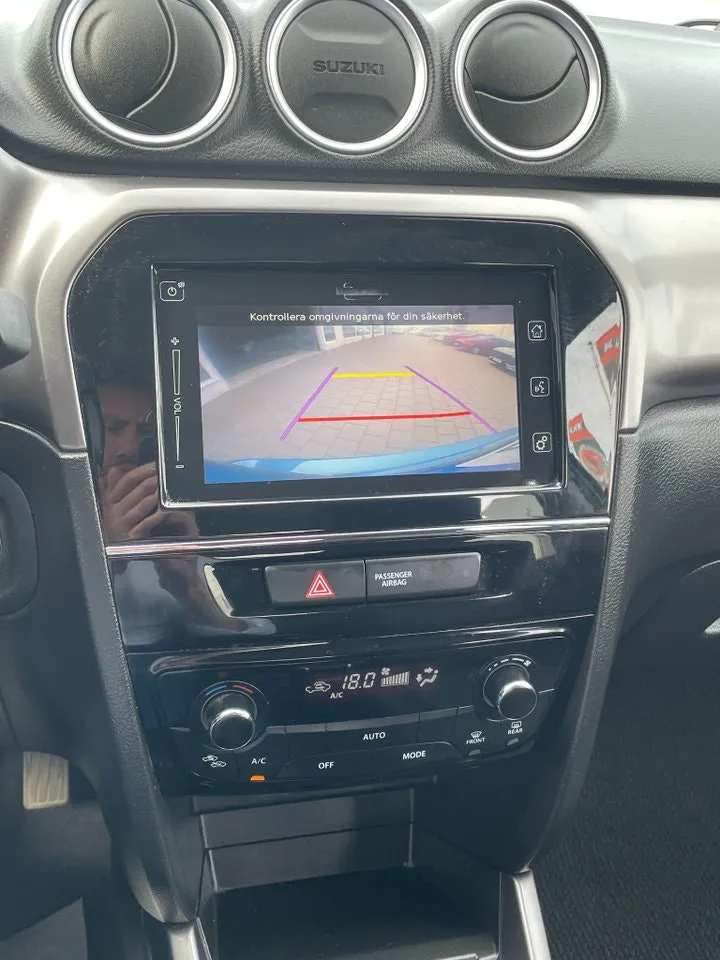 Vehicle image 16