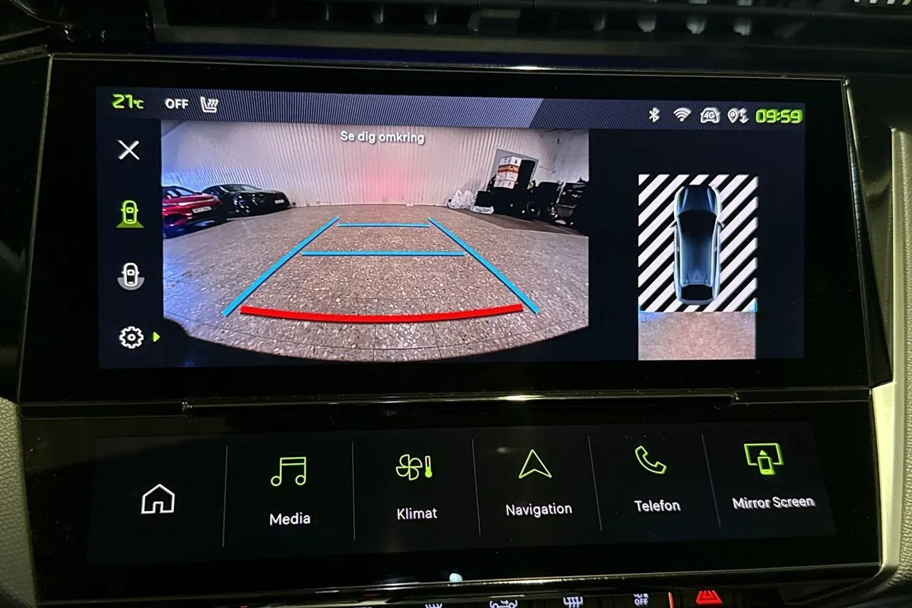 Vehicle image 21