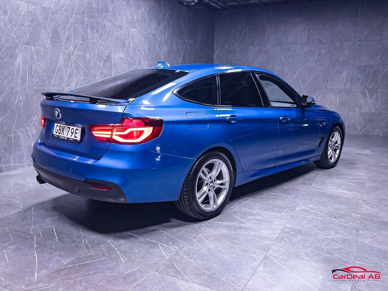 Vehicle image 6