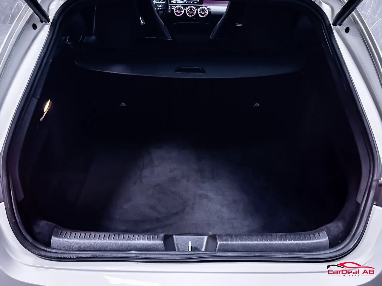 Vehicle image 16