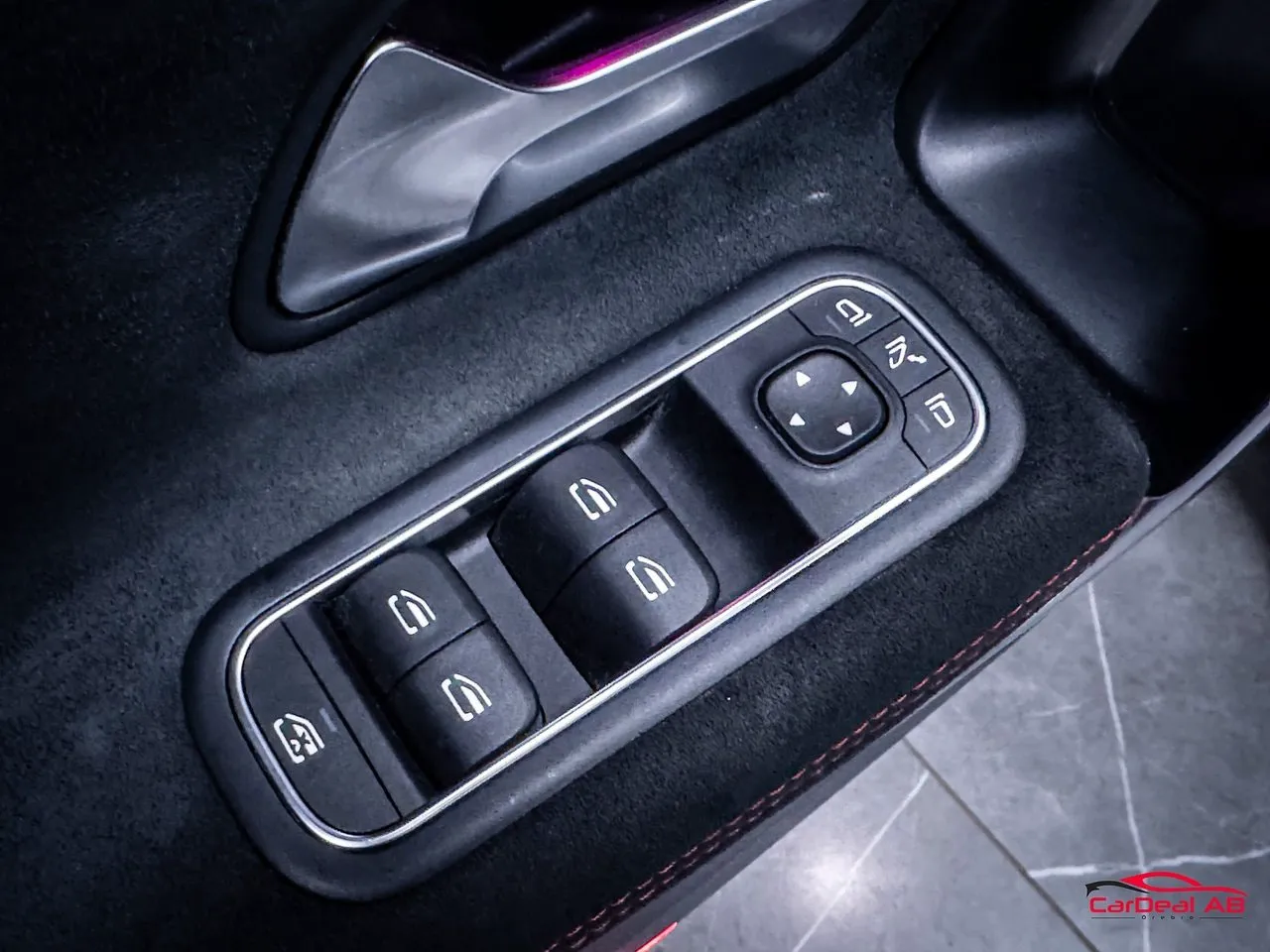 Vehicle image 28