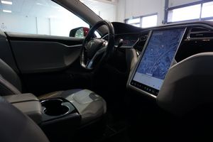 Tesla Model S bild 17