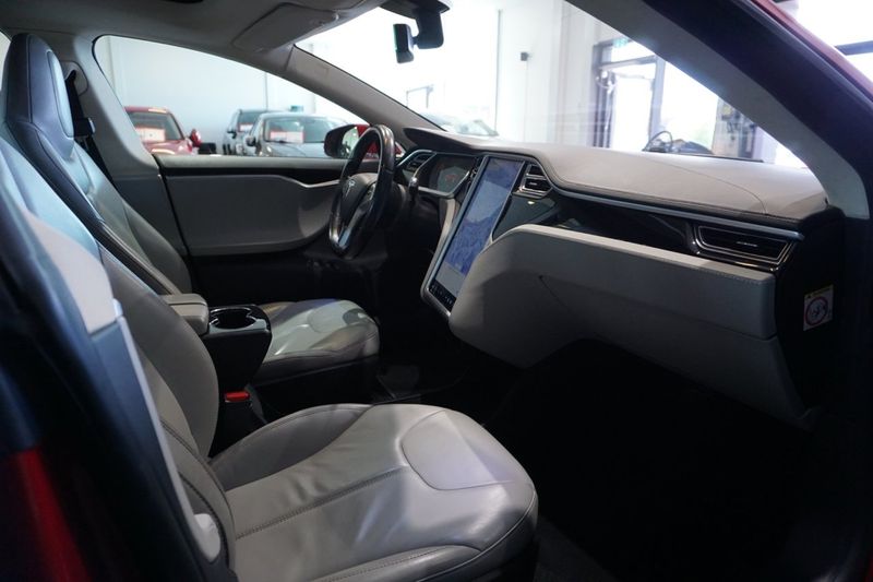 Tesla Model S bild 16