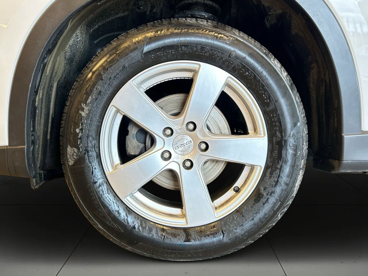Vehicle image 13
