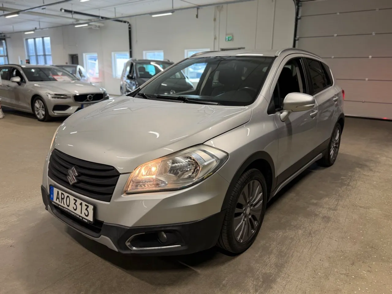 Vehicle image 5