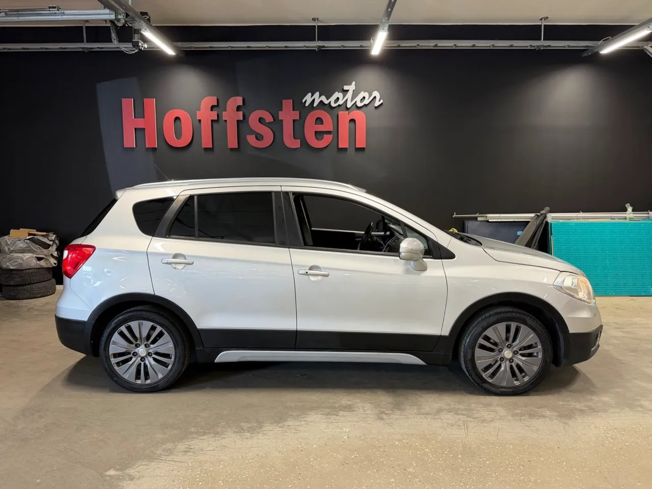 Vehicle image 1