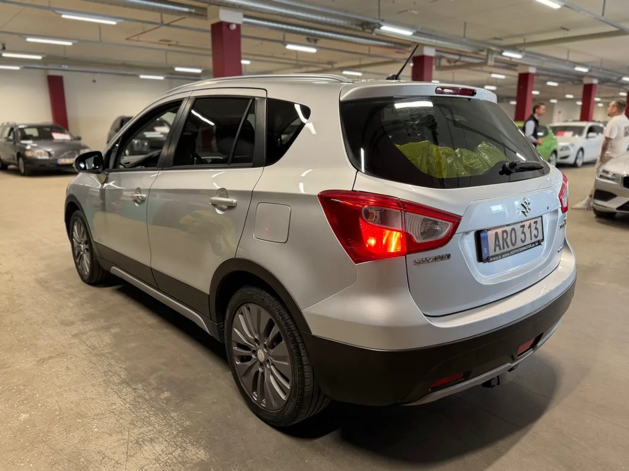 Vehicle image 4