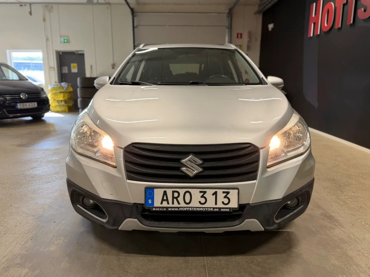 Vehicle image 6