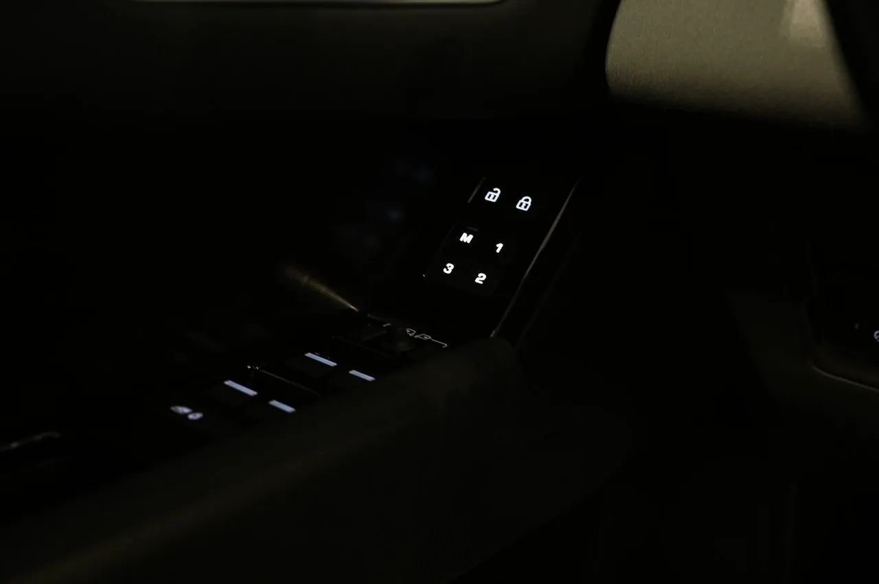 Vehicle image 20