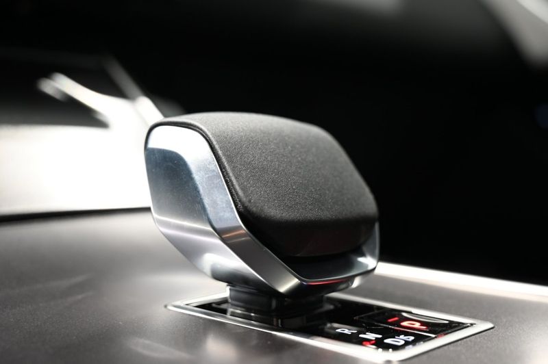 Land Rover Range Rover Velar bild 24
