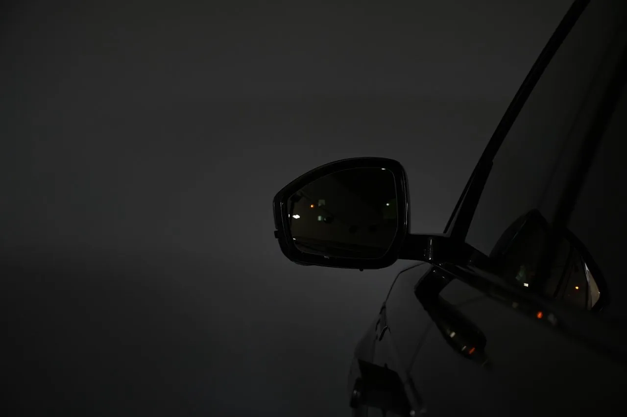 Vehicle image 28