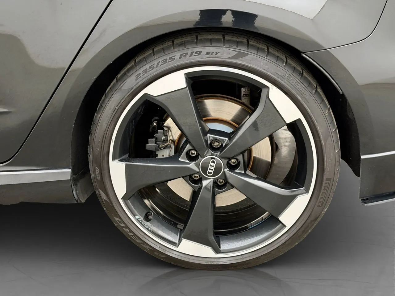 Vehicle image 30