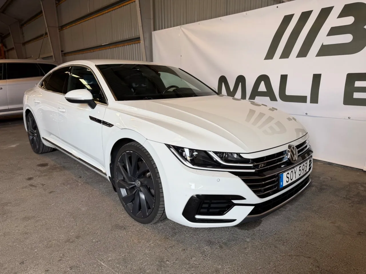 Vehicle image 7