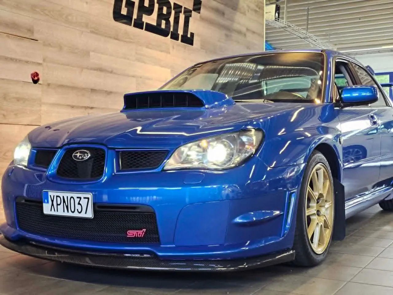 Vehicle image 5
