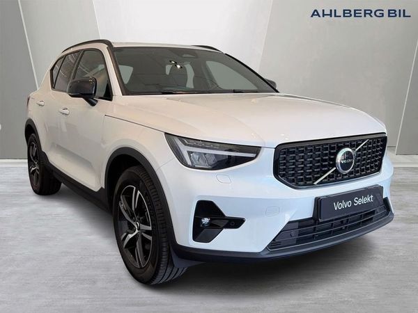 Volvo XC40 B3 FWD Bensin Plus Dark. Backkamera, Navi, Ada... - 2025