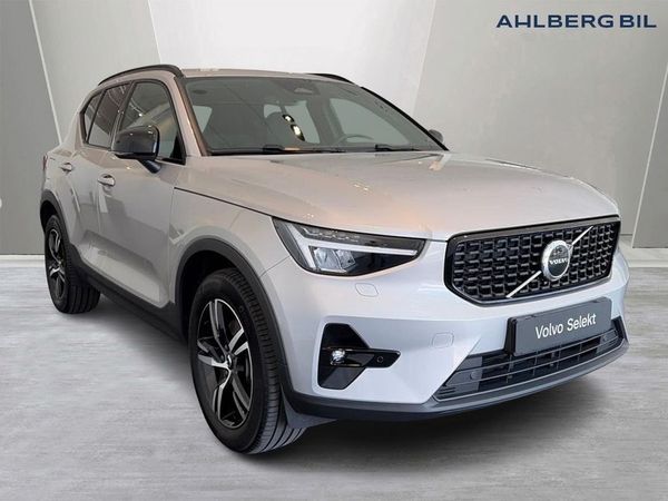Volvo XC40 B3 FWD Bensin Plus Dark. Backkamera, Navi, Ada... - 2025