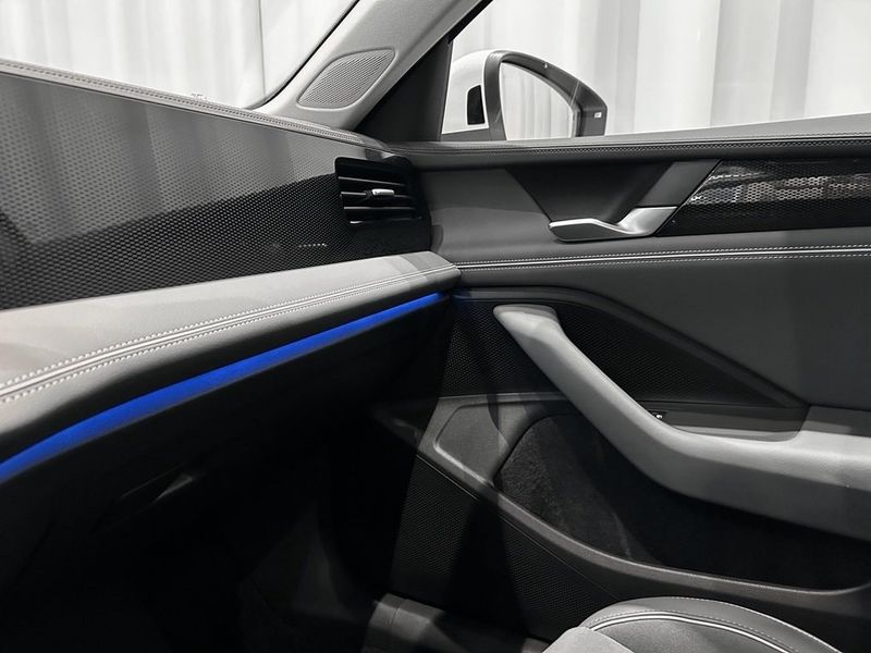 Volkswagen Passat bild 16