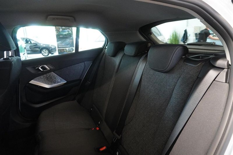 BMW 120 bild 8