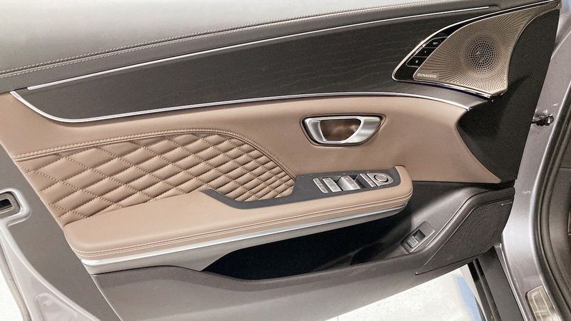 BYD Han bild 11