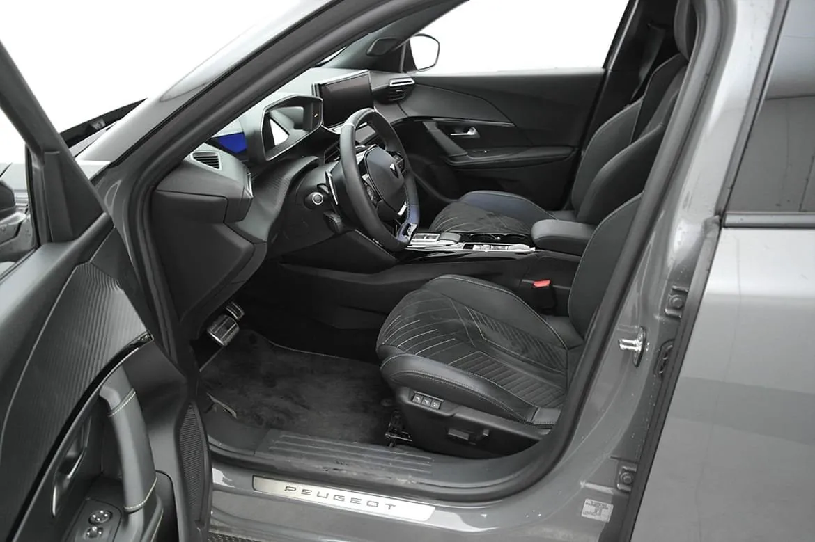 Vehicle image 20