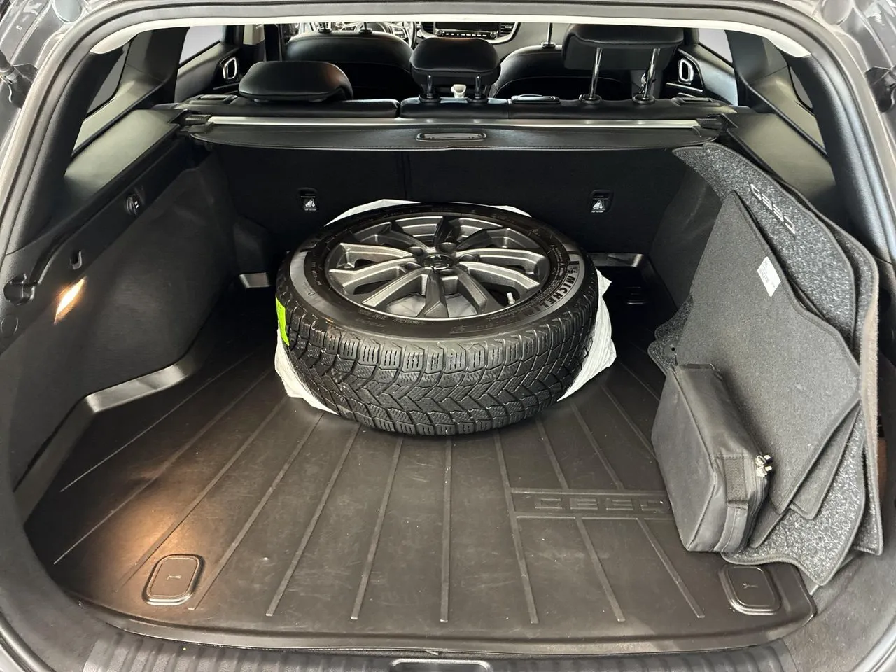 Vehicle image 22