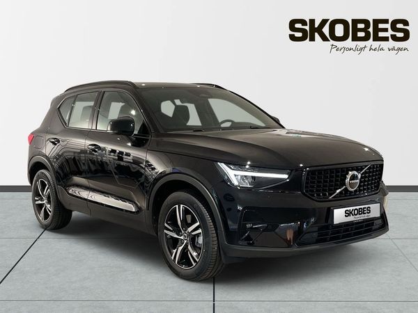 Volvo XC40 B3 FWD Bensin Plus Dark - 2026