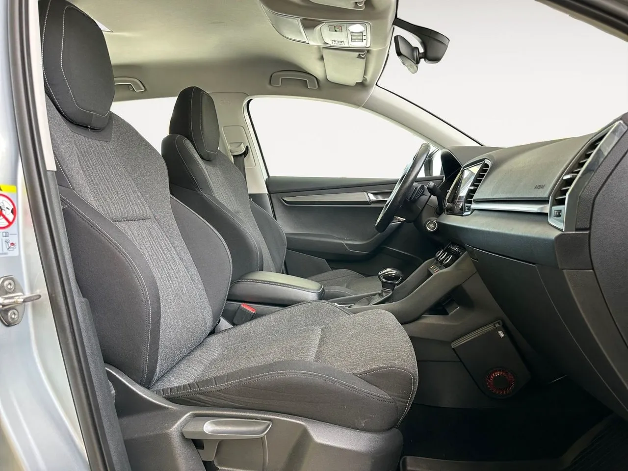 Vehicle image 15