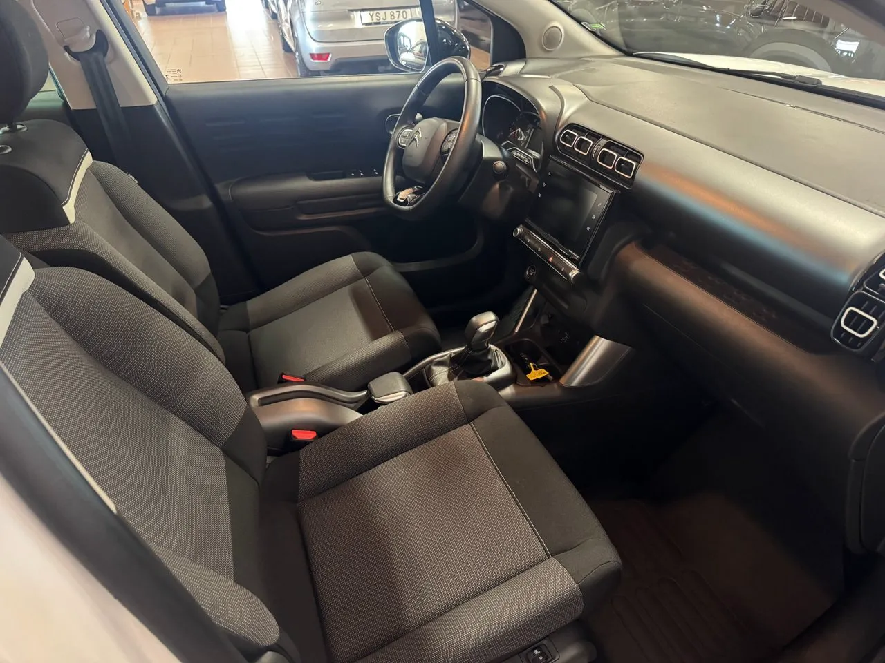 Vehicle image 6