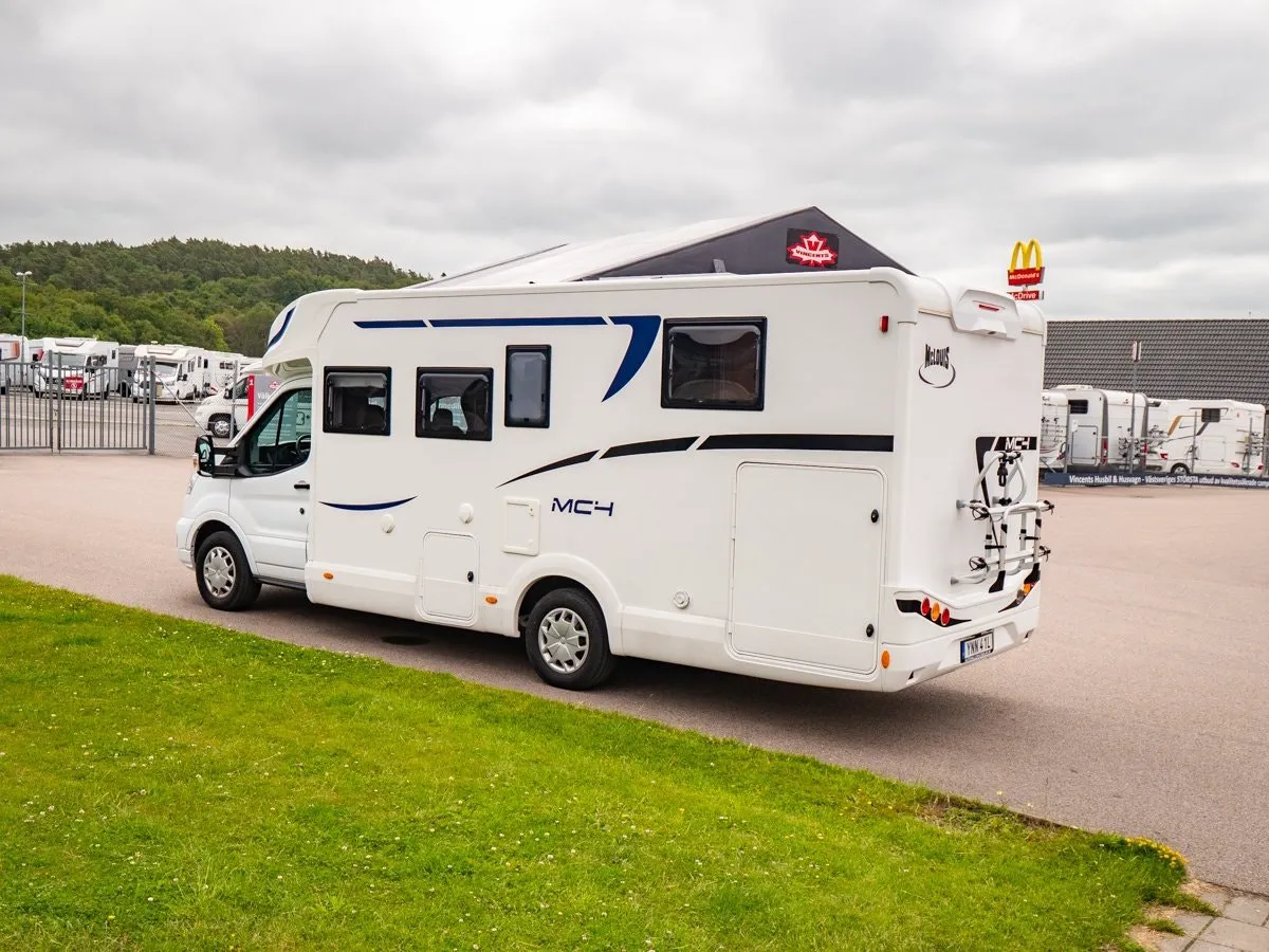 Vehicle image 21