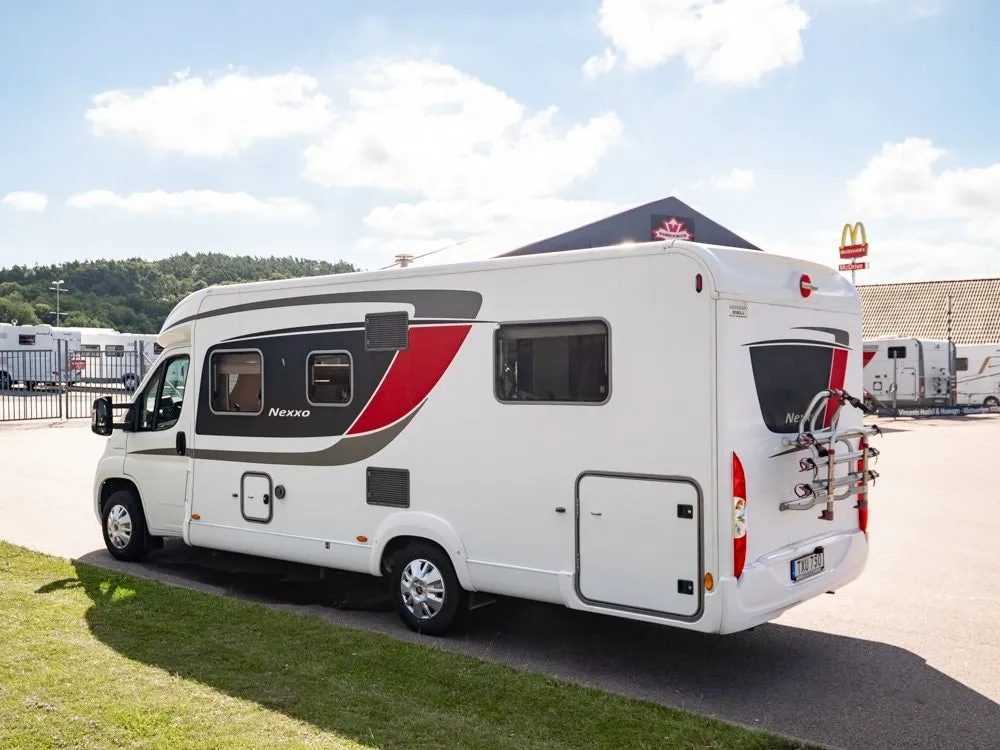 Vehicle image 22