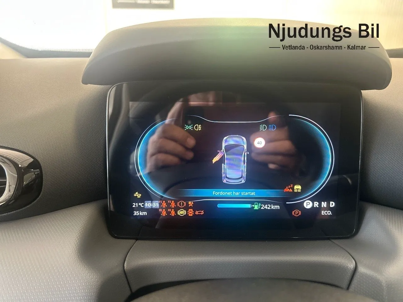 Vehicle image 11