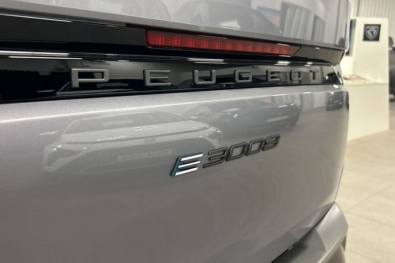 Peugeot e-3008 bild 12
