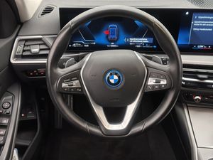 BMW 330 bild 13